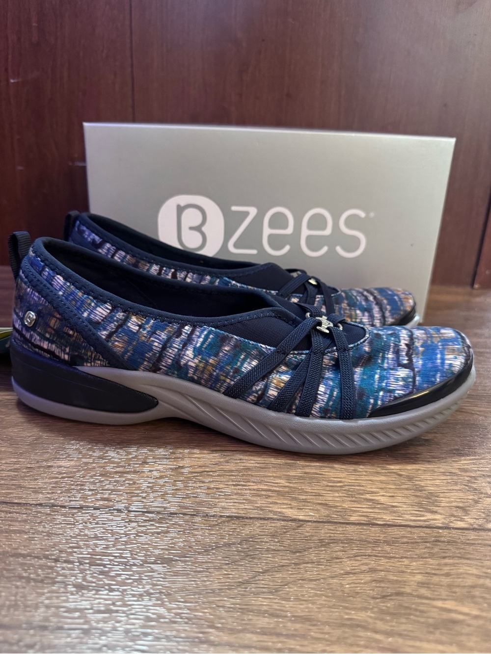 Naturalizer Bzees Women's Navy Blue Patterned Comfort Slip-On Flats size 10 - Picture 2 of 4
